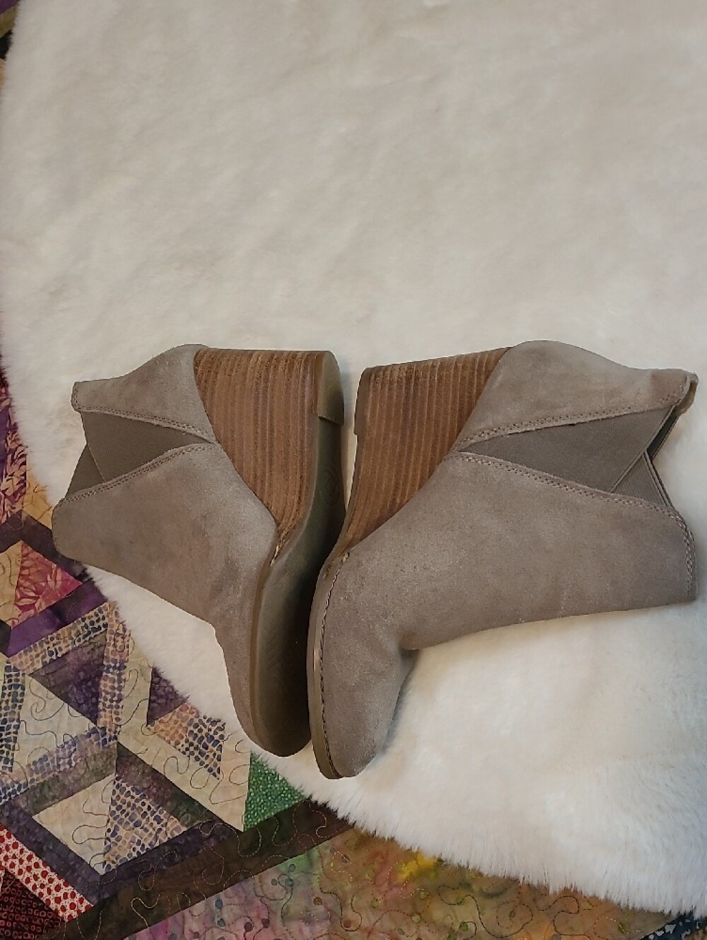 Lucky Brand Youse Women's Taupe Suede Wedge Ankle Booties Size 8.5 - Picture 3 of 8
